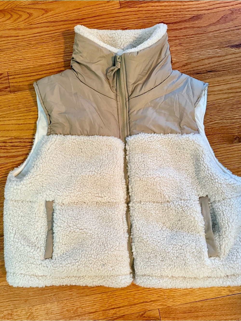 Uncharted Threads sherpa vest Medium